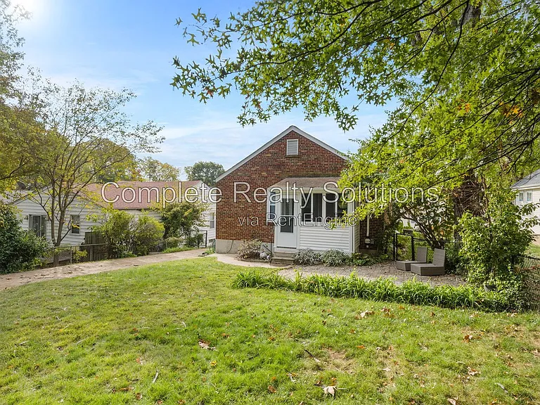 8511 Florence Ave — Photo 47