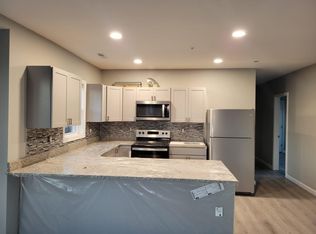 14 Clarendon St, Worcester, MA 01604