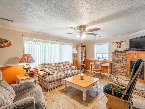 4th image of 301 County Road 488