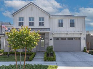 2059 N Hughes Ave, Clovis, CA 93619