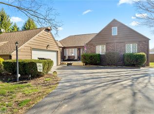 878 Warner Rd, Brookfield, OH 44473