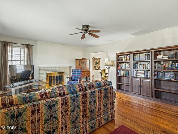 5th image of 502 Lynn Ave