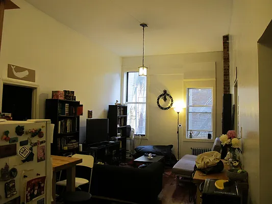 Rented by Zone Corp | media 11