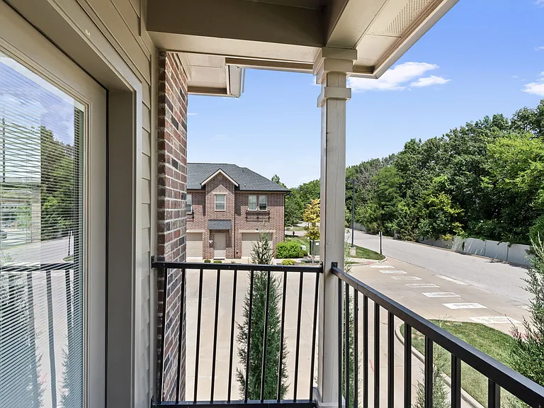 Flow - 1 Bed / 1 Bath - 854 Sq.Ft.