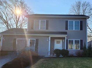 20 Noyes St, Warwick, RI 02886