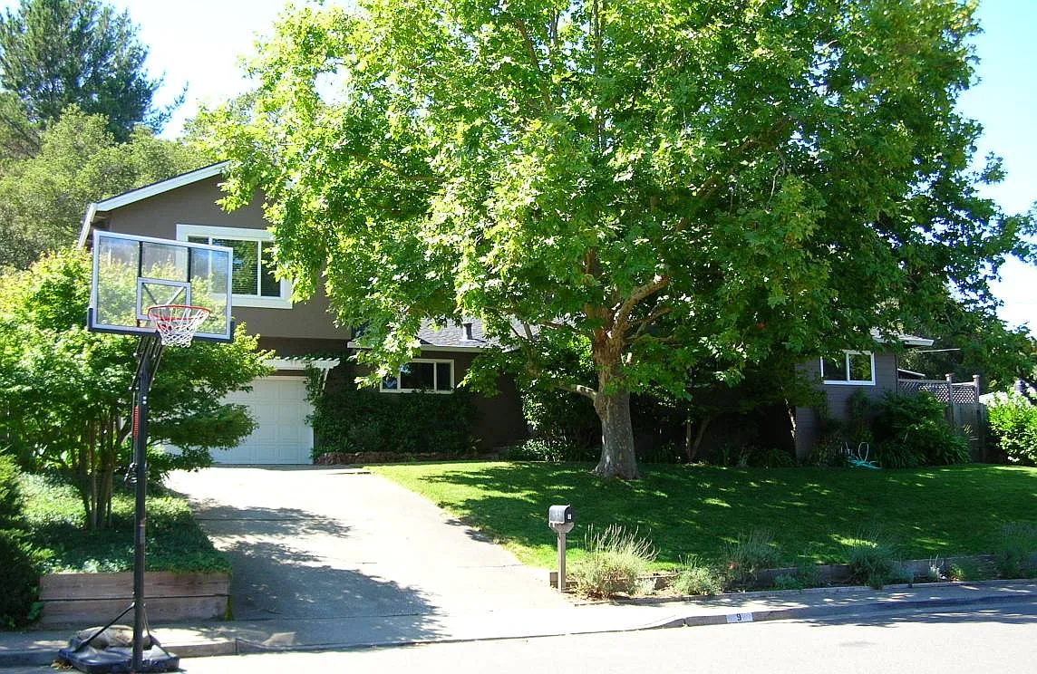 9 Harding Dr photo 1