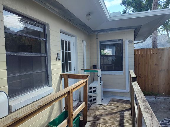 2nd image of 318 N Oleander Ave