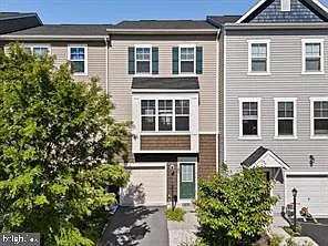 3 bed, 4.0 bath, 1849 sqft, $2,295 — Photo 1