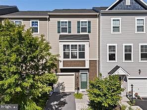 1st image of 105 Poinsettia Way