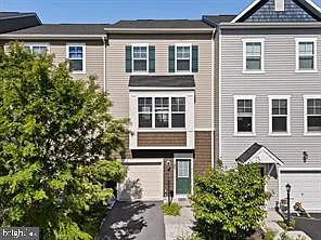 105 Poinsettia Way