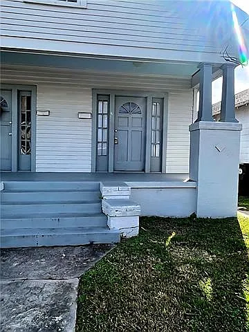 2909 Hollygrove St — Photo 2