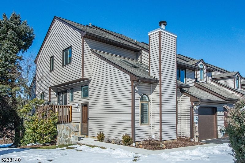 1st image of 40 Davey Dr