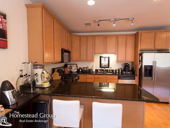 4th image of 3651 N Southport Ave APT 1N