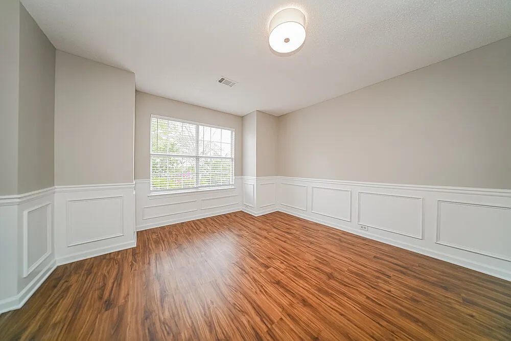 5 bed, 3.5 bath, 2810 sqft, $2,655 — Photo 4