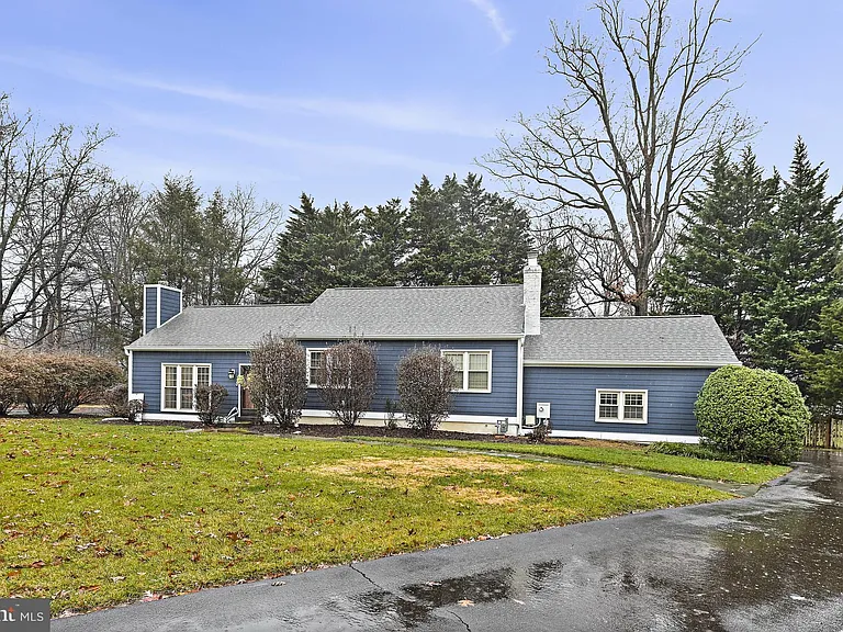 1008 Park St SE — Photo 2