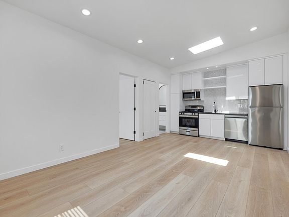 3rd image of 7720 Independence Ave