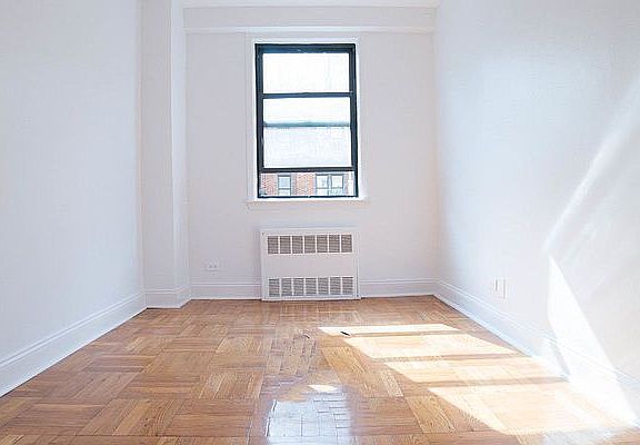 4th image of 68 E 19th St