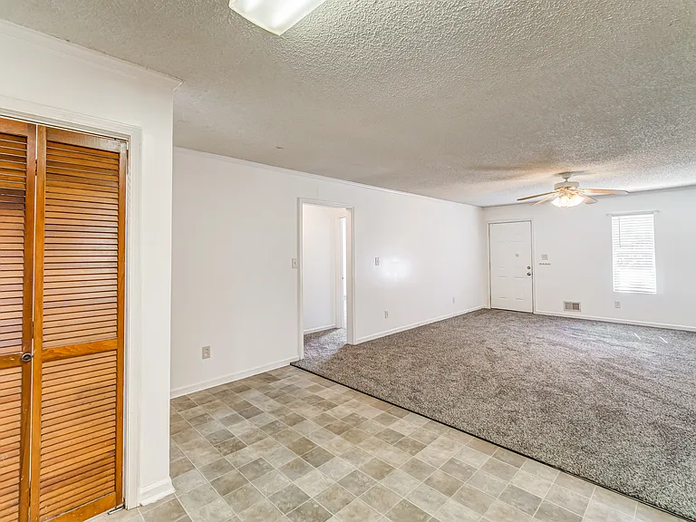 4355 E Paulding Dr — Photo 7