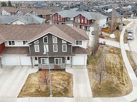 3rd image of 102 Atton CRESCENT