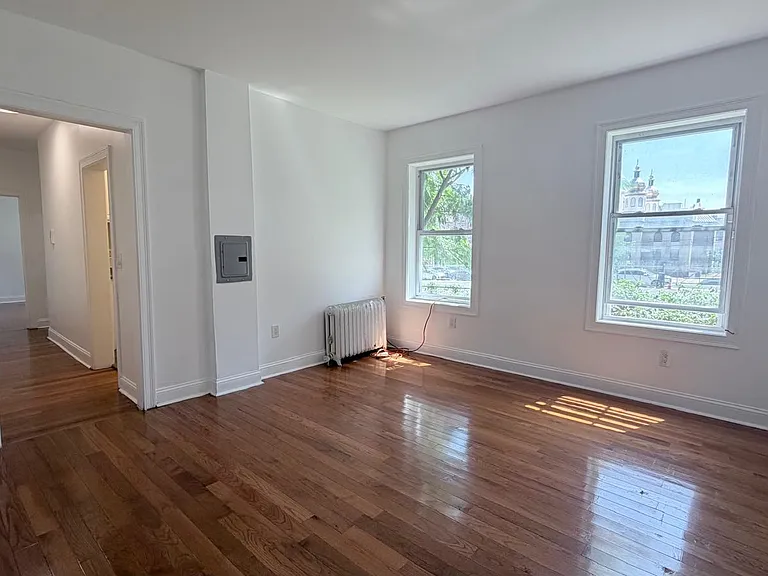 11 Gifford Ave #13E — Photo 3