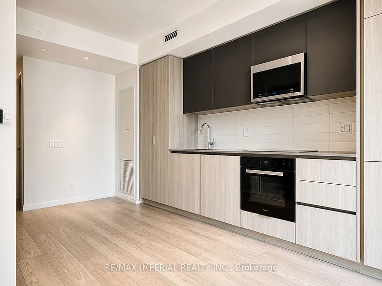 400 King St W #1716 — Photo 7