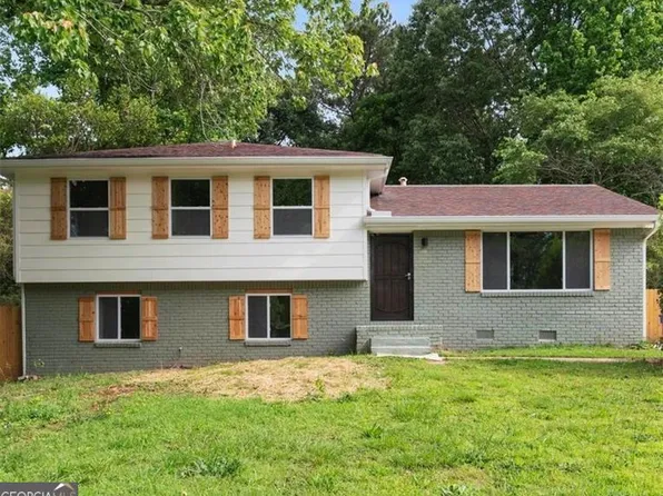 8432 Magnolia Dr, Jonesboro, GA 30238