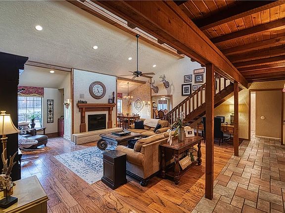5th image of 105 Hubert Dr