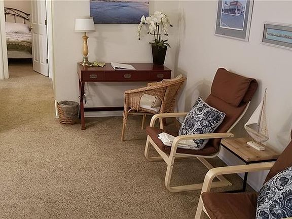 5th image of 385 Anna Cir
