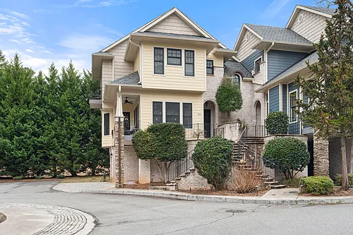 160 Park Pointe Cir #NA Photo 1