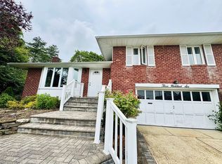 306 Ellen Pl, Jericho, NY 11753