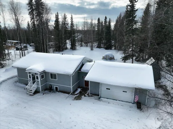 2053 Blackstone Rd, North Pole, AK 99705