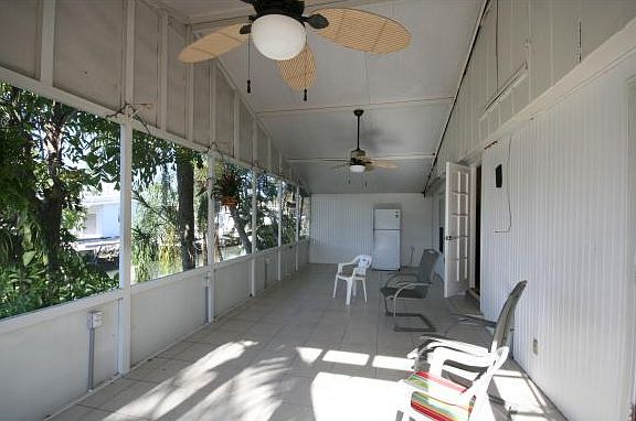 3rd image of 524 Coconut Ave
