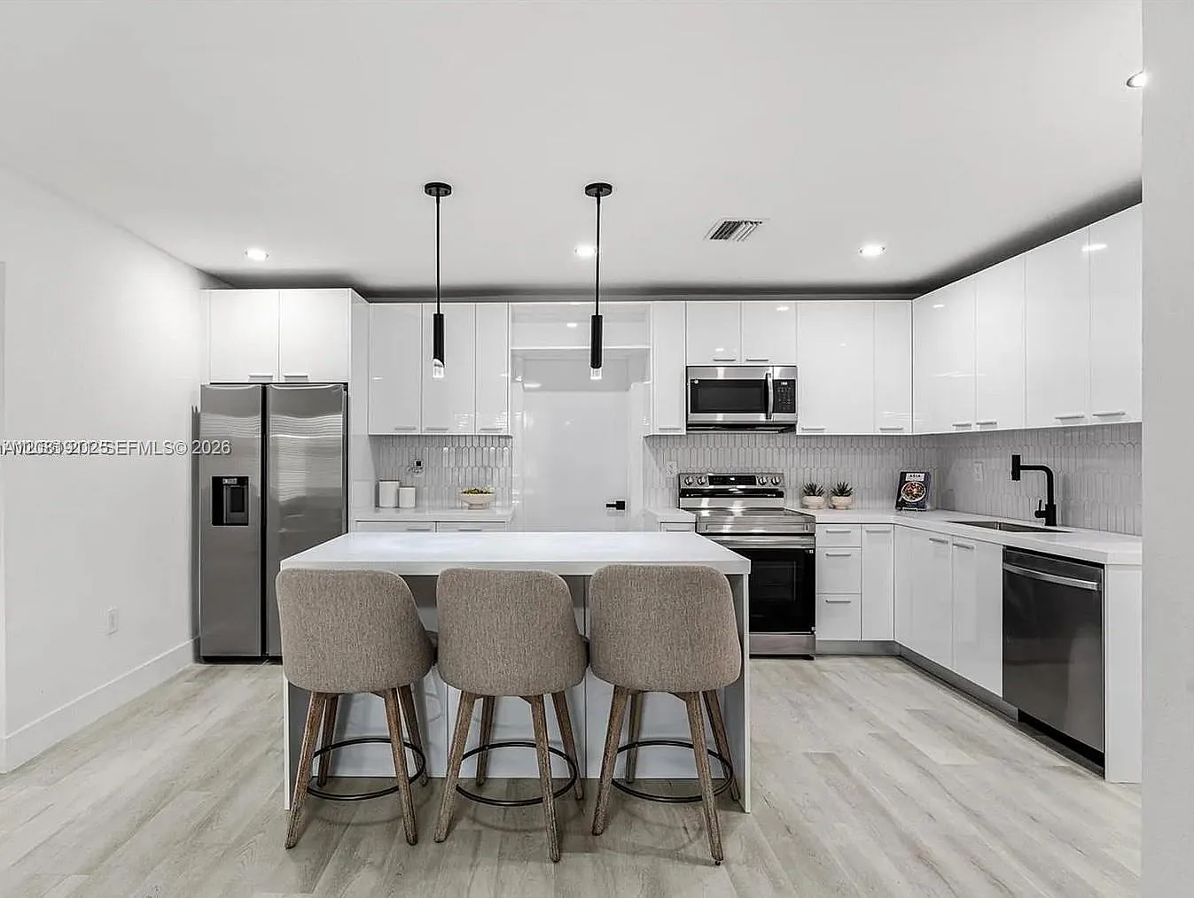 Anderson Heights — Photo 1