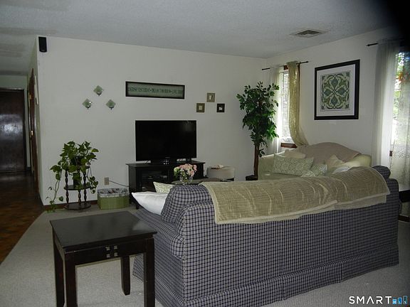 5th image of 32 Cherry St APT B