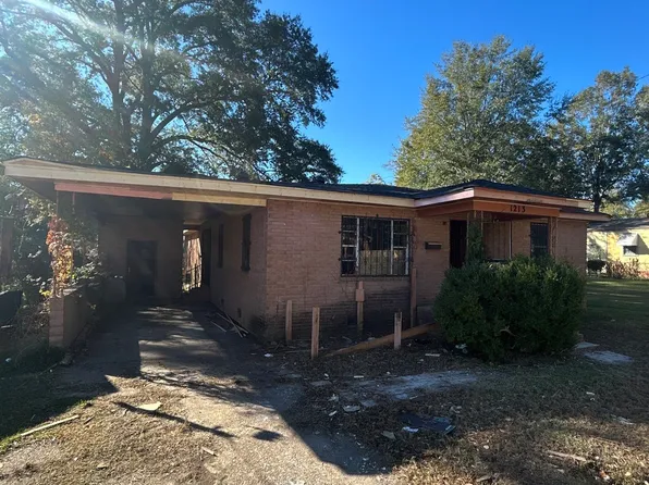 1213 Gentry St, Jackson, MS 39213