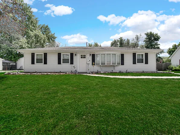 382 Stonehill Dr, Valparaiso, IN 46385