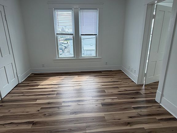 4th image of 119-123 W Washington St