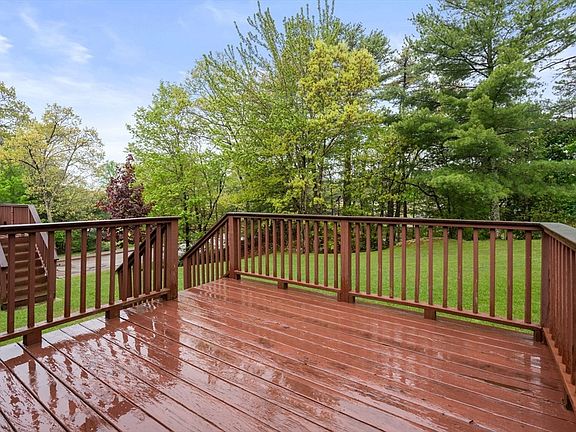 5th image of 82 Fox Run Rd Unit 82