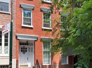 313 E 18th St, New York, NY 10003