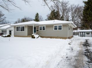 2852 Roswell Pkwy, Eden, NY 14057