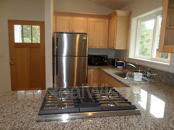 3rd image of 209 Granite St