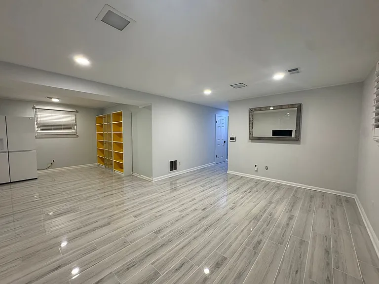 805 Golden Arrow St — Photo 17