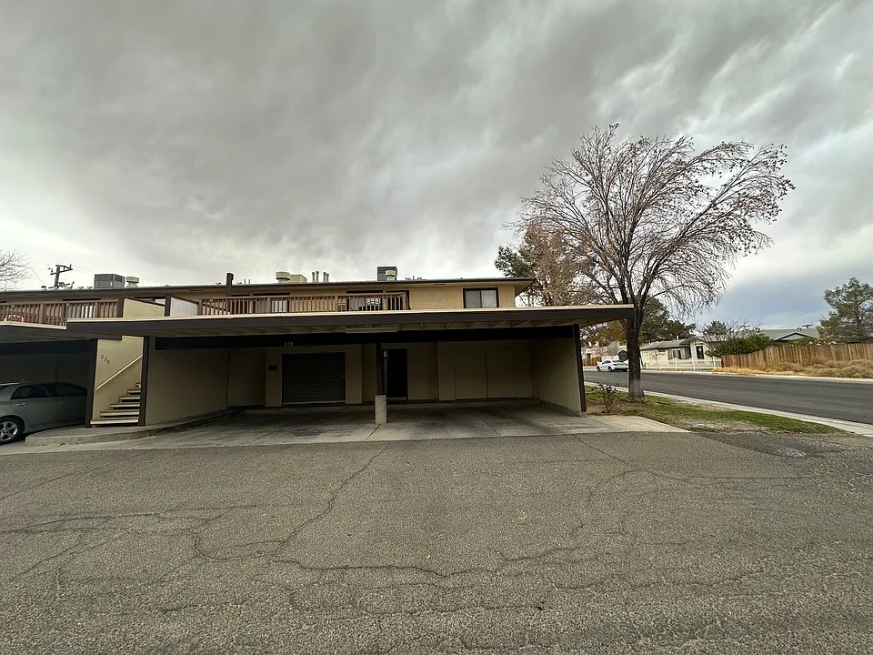 201 W Drummond Ave