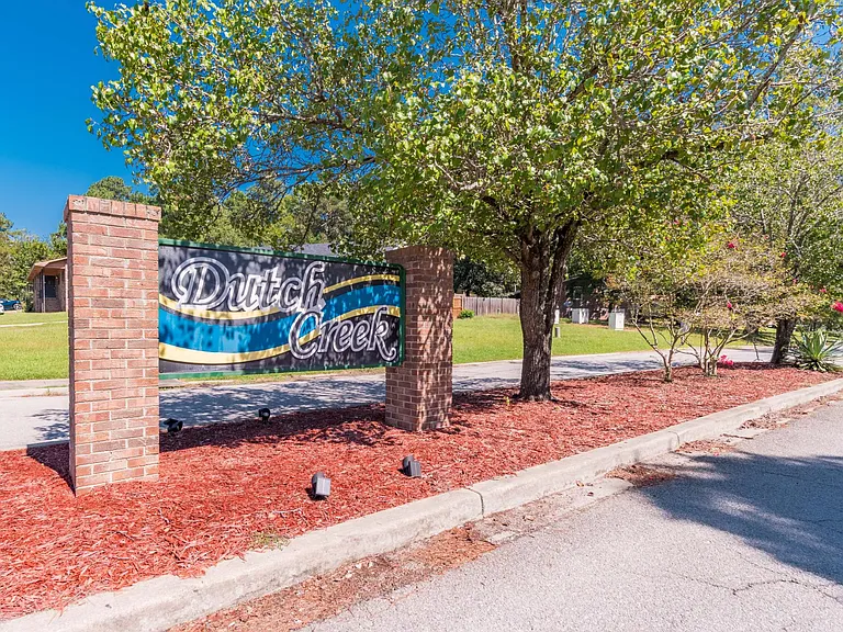 108 Dutch Dr — Photo 4
