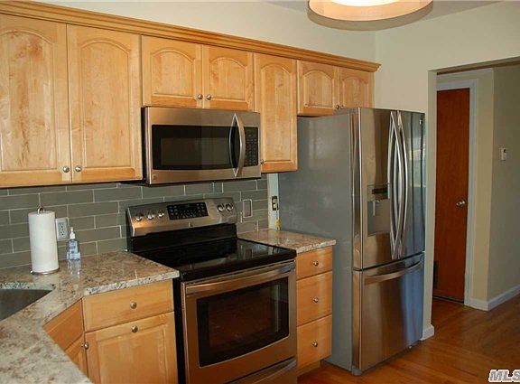 5th image of 280 Van Cott Ave #1