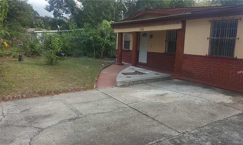 2nd image of 3025 Deleuil Ave