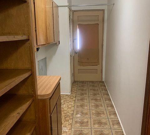1600 S LEA LAUNDRY AREA_12212021