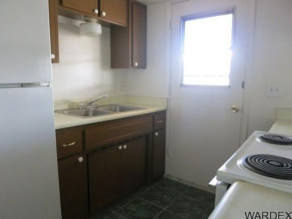 4th image of 3650 N Moore St
