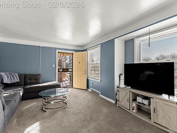 3rd image of 19152 Whitcomb St