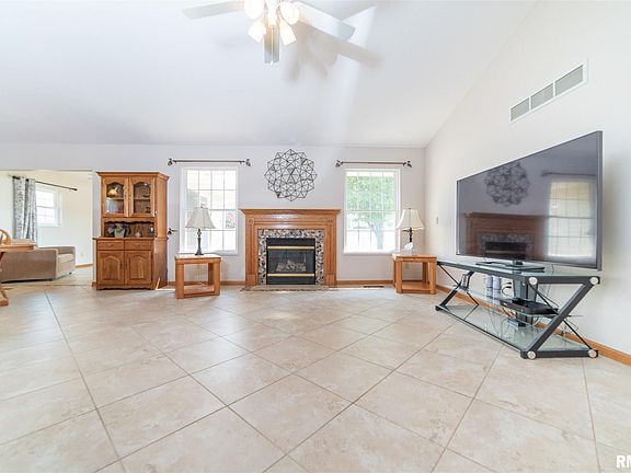 3rd image of 605 E 13th Avenue Ct